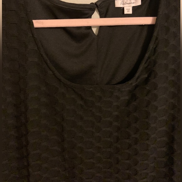 Basic Black Dress. Size 22 - Picture 4 of 4